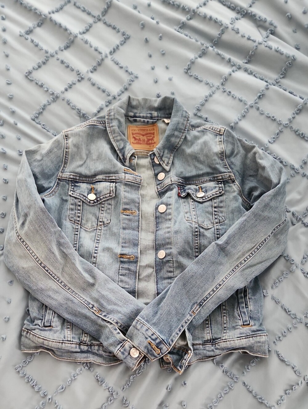 Levi's Women's Light Wash Blue Denim Jacket
